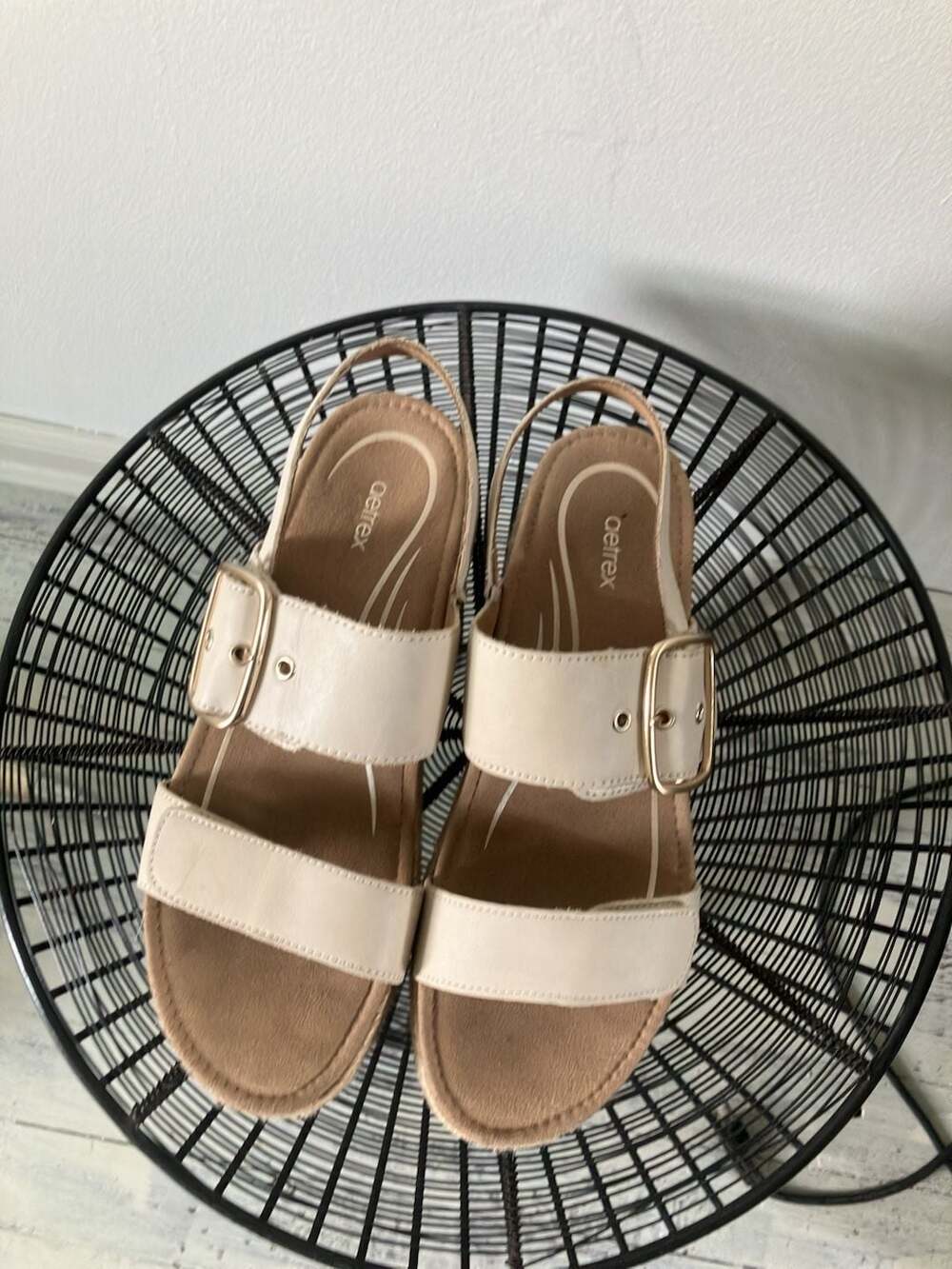 Aetrex Vania Arch Support Platform Sandal in Cream
